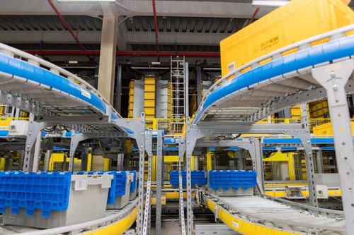 苏宁快递 郑州物流库