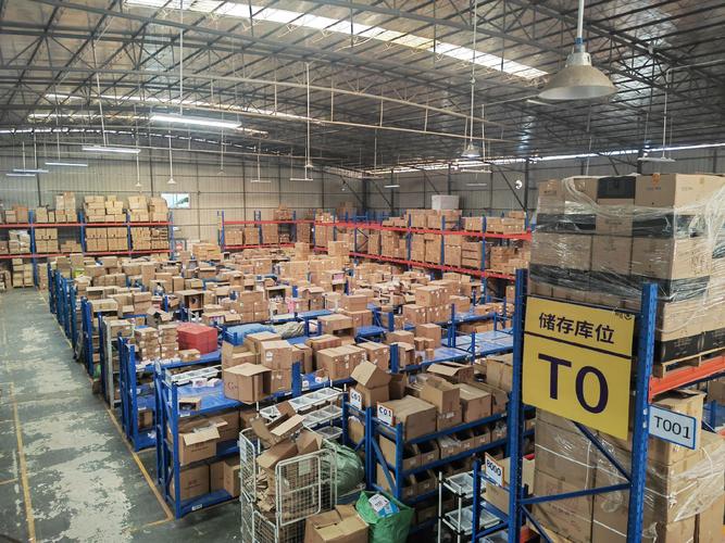 成都申通快递分拣中心